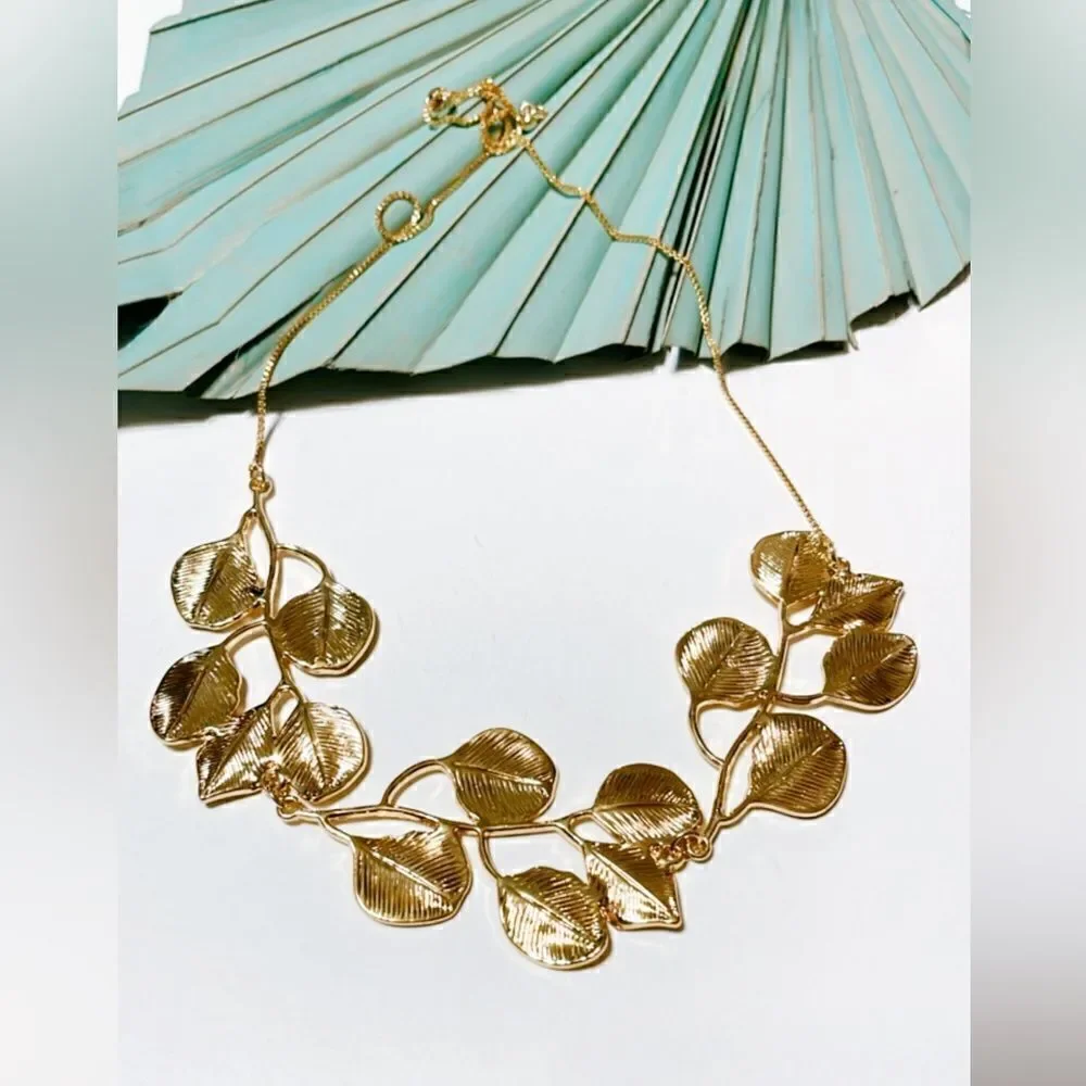 Gold leaf  necklace  S91